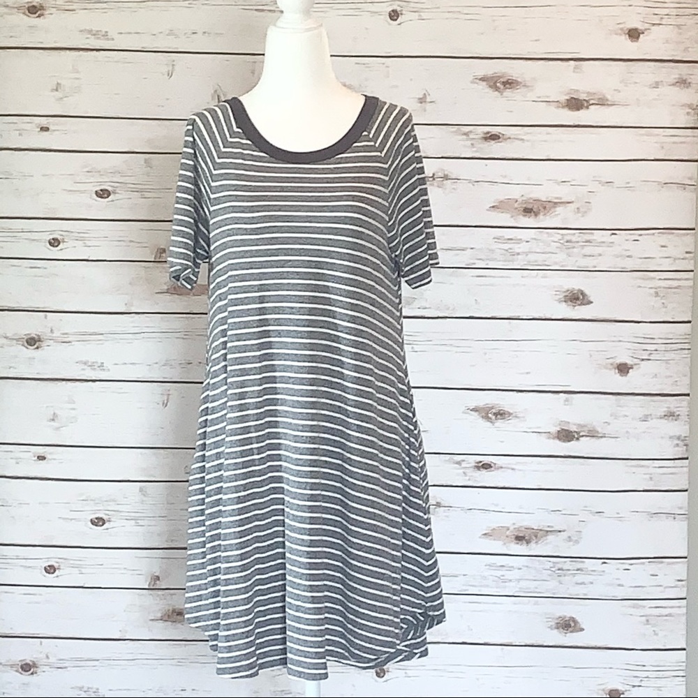 UMGEE GRAY AND WHITE STRIPED MEDIUM T-SHIRT DRESS